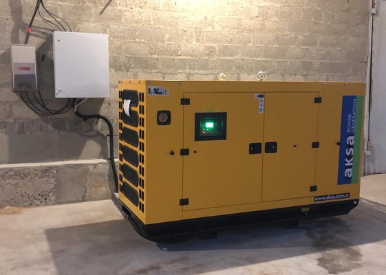 Поставка резервного дизельного генератора Cummins apd-110c